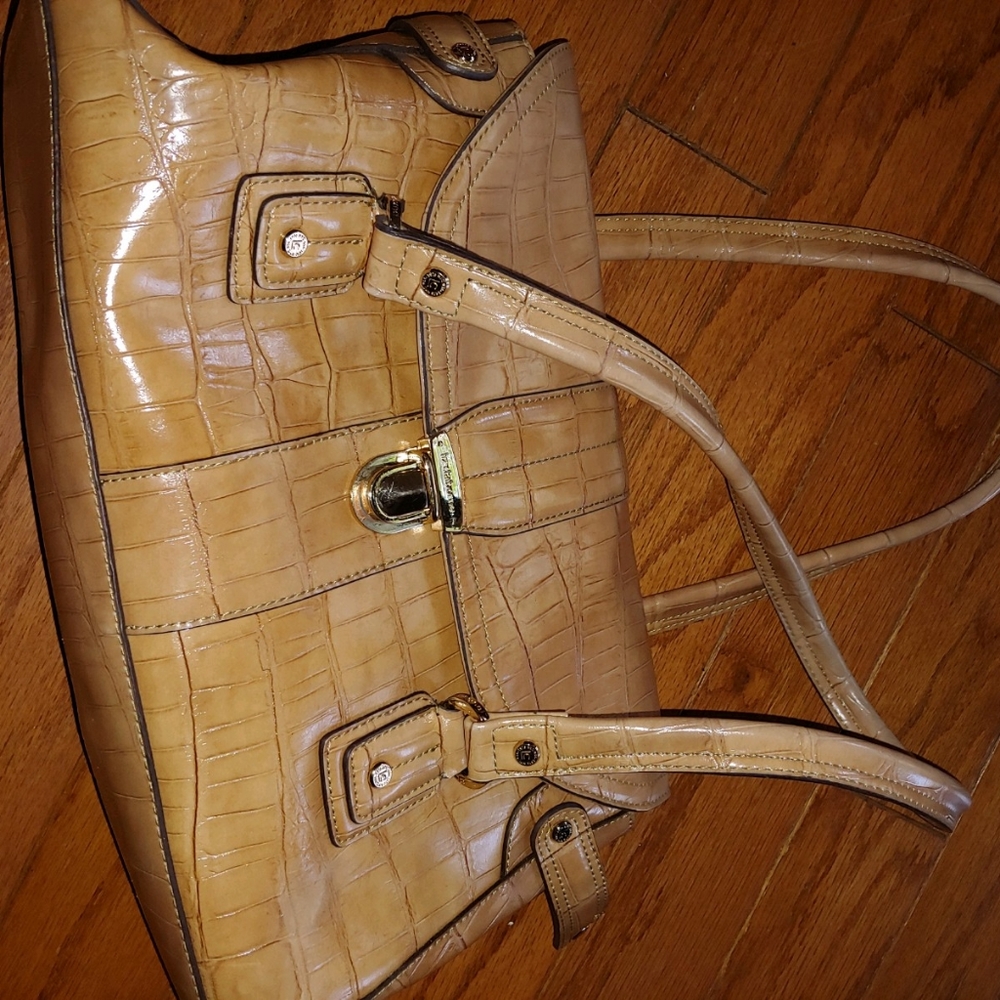 Clearance sale Liz Claiborne purse lowest price
